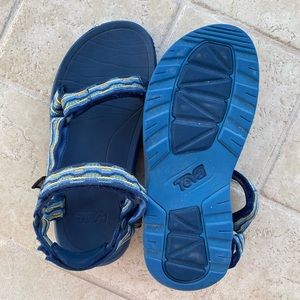 Teva Hurricane XLT youth size 3